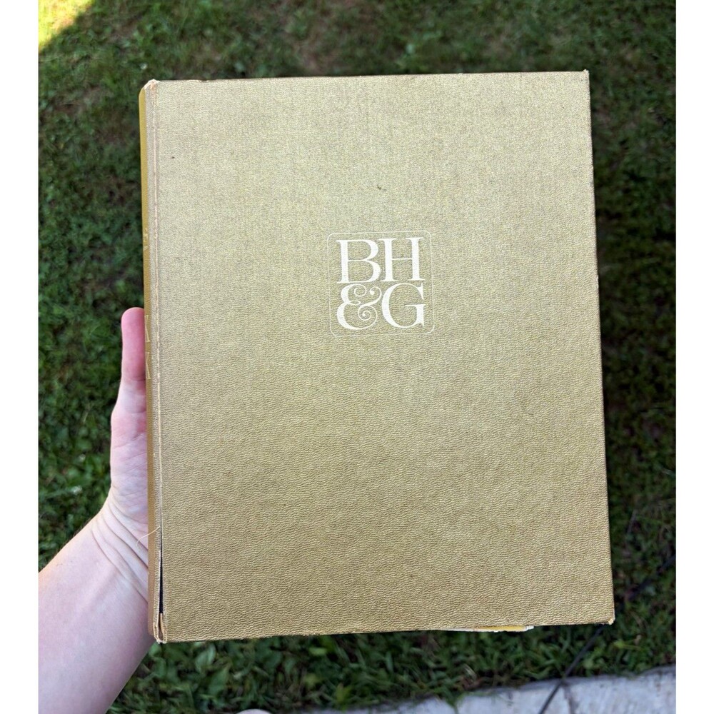 Vintage Better Homes and Gardens Cookbook -Three ring binder